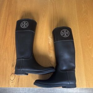 Tory Burch Monogram Hurricane Rain Boots Brown Size 10
